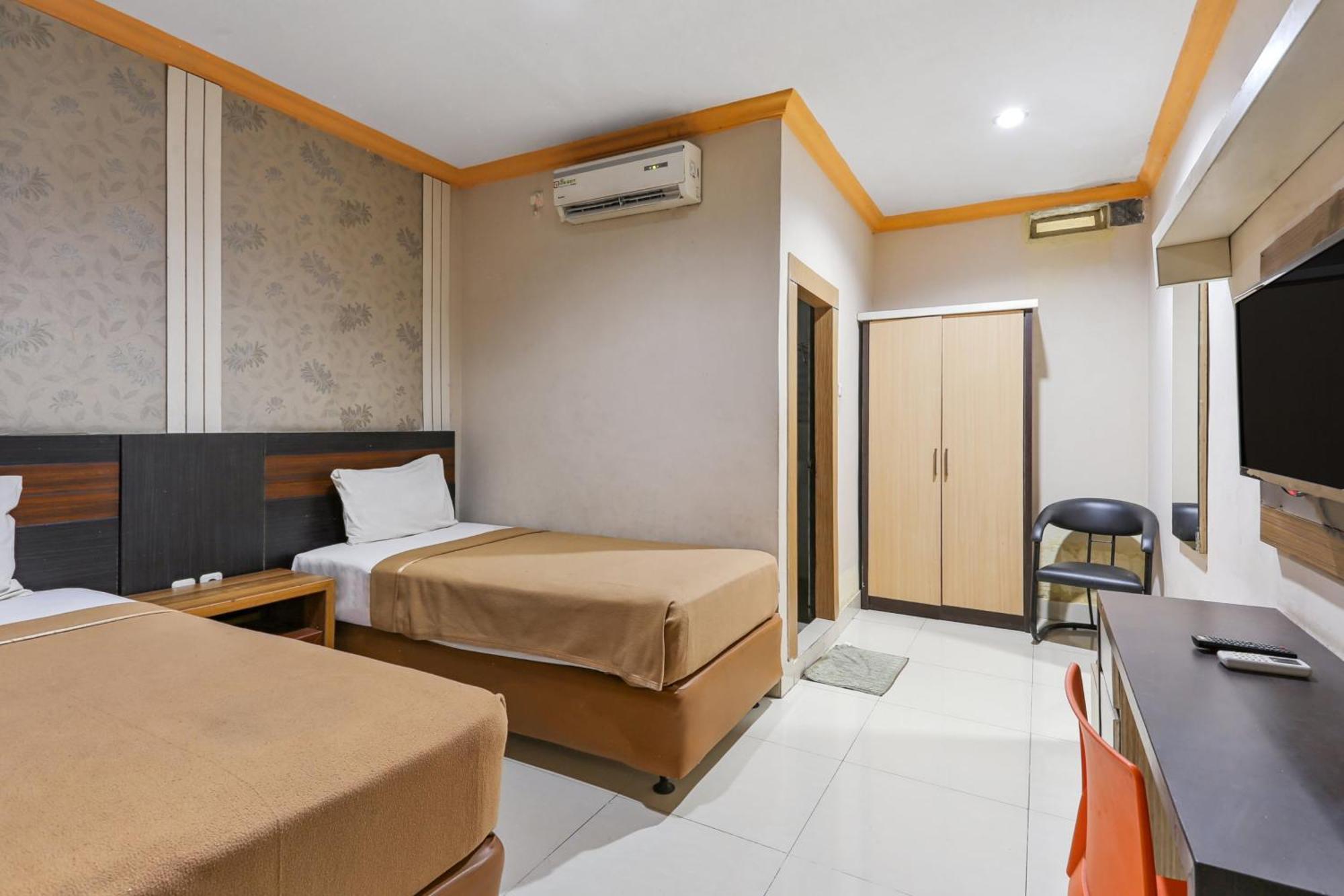 Collection O 93163 Hotel Grand Kartika Parepare Kültér fotó