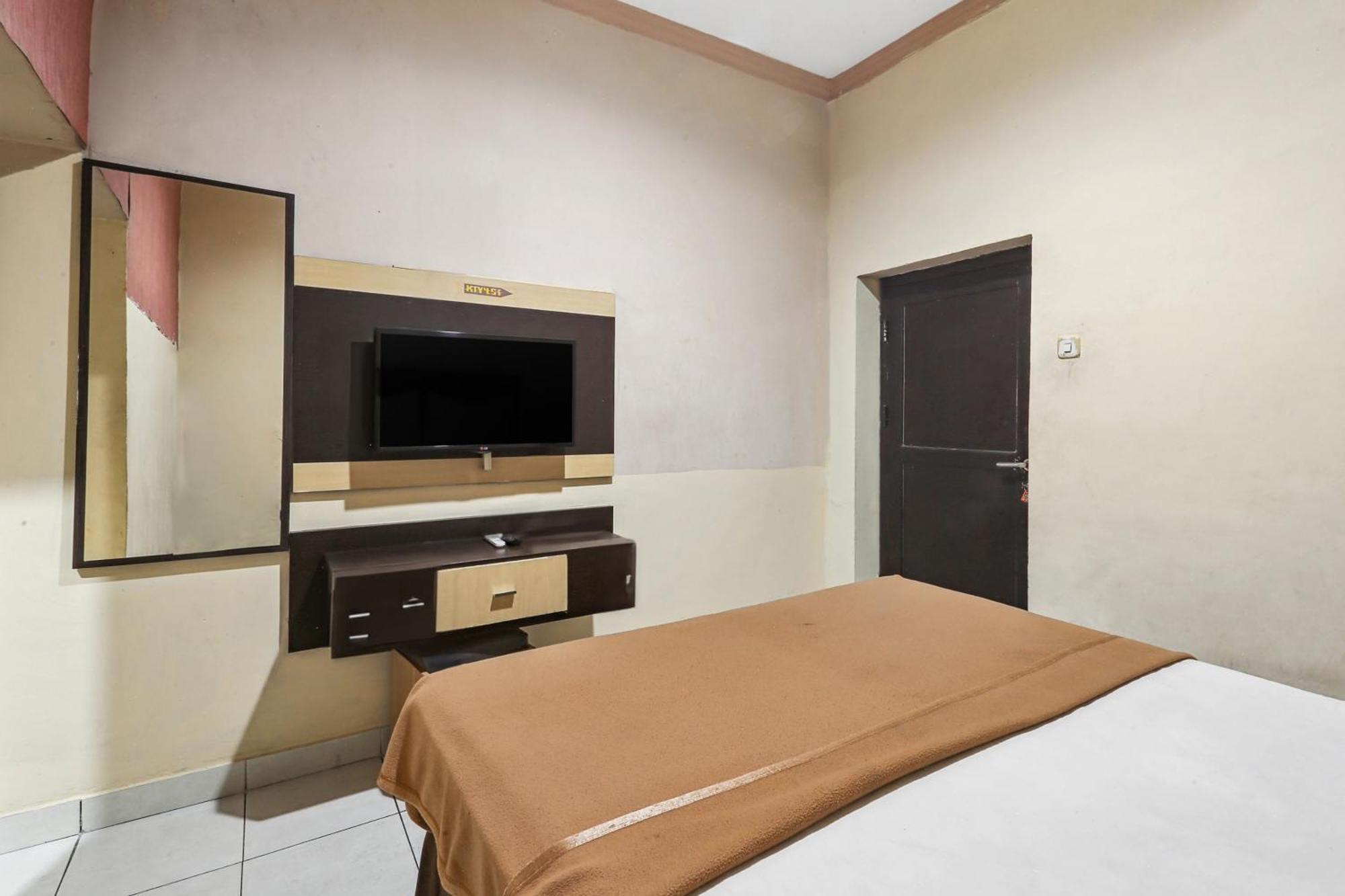 Collection O 93163 Hotel Grand Kartika Parepare Kültér fotó