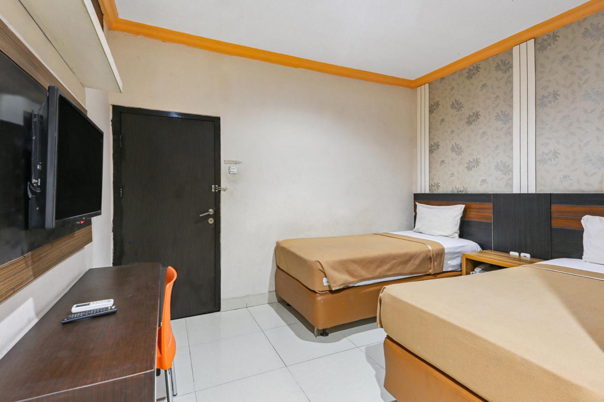Collection O 93163 Hotel Grand Kartika Parepare Kültér fotó