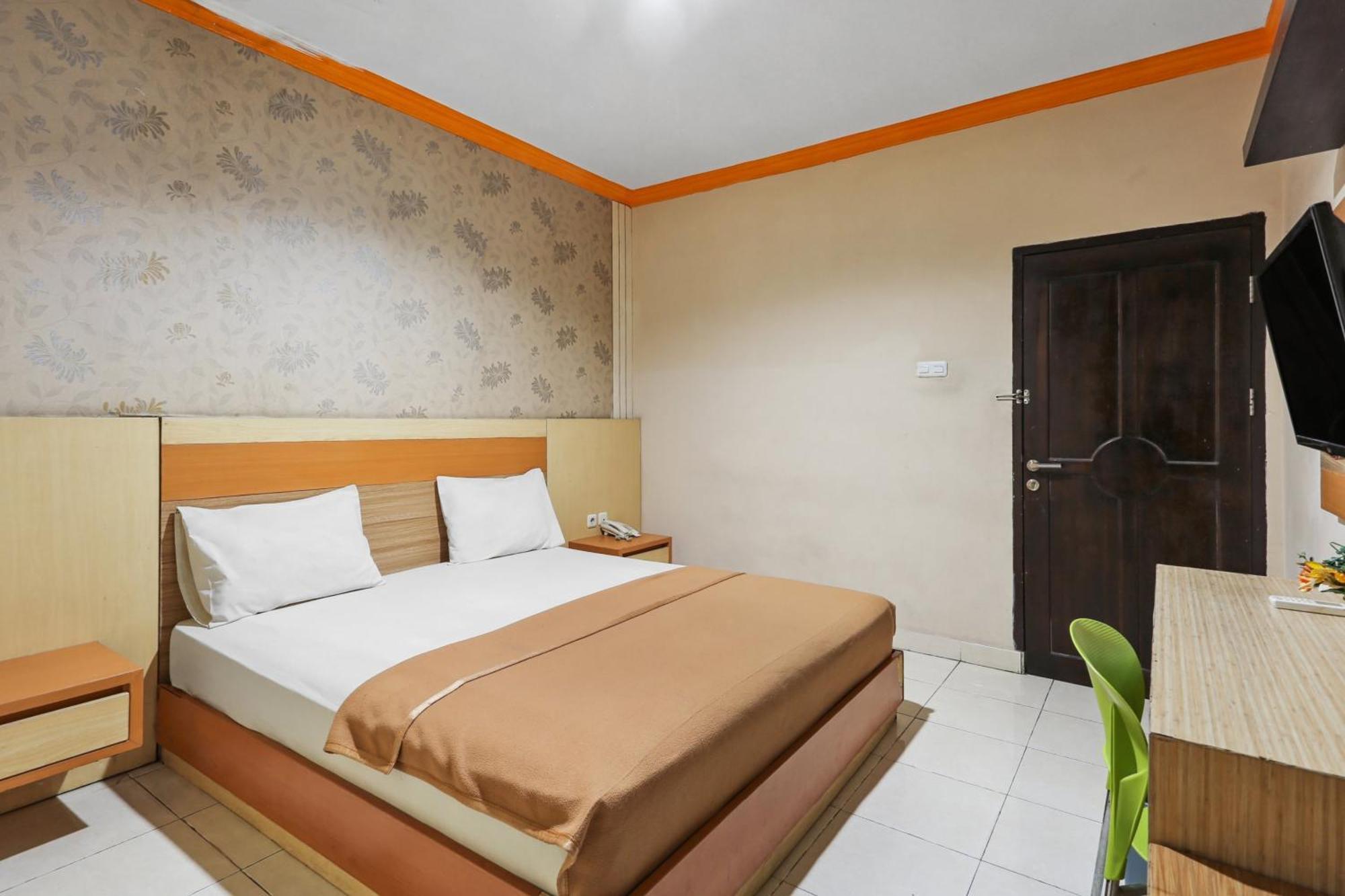 Collection O 93163 Hotel Grand Kartika Parepare Kültér fotó