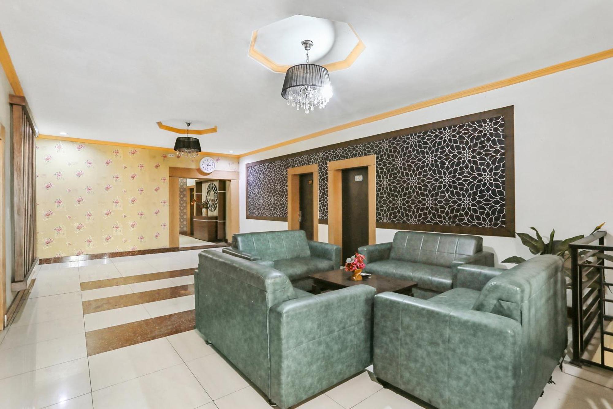 Collection O 93163 Hotel Grand Kartika Parepare Kültér fotó