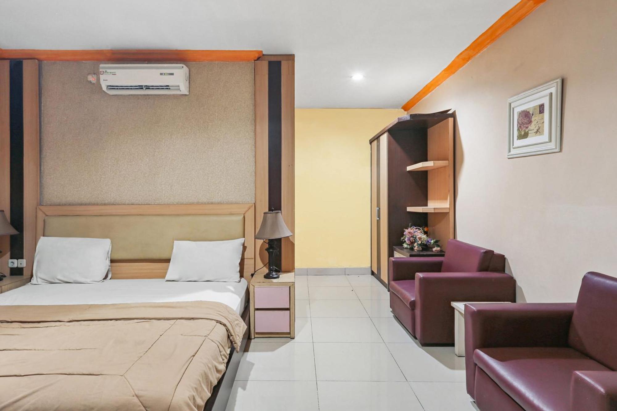 Collection O 93163 Hotel Grand Kartika Parepare Kültér fotó