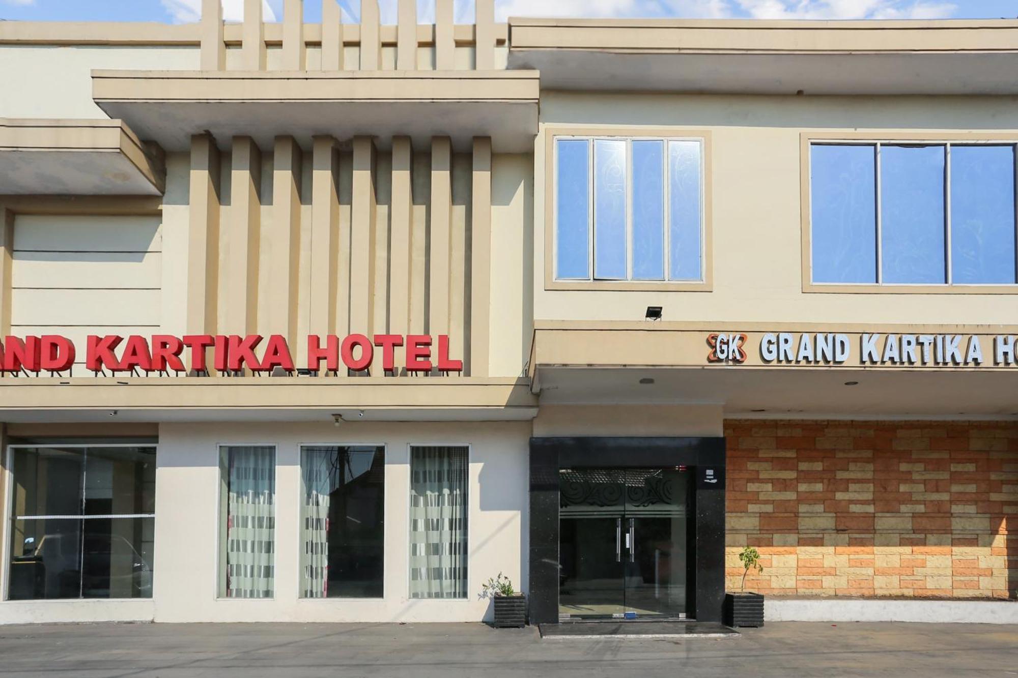 Collection O 93163 Hotel Grand Kartika Parepare Kültér fotó